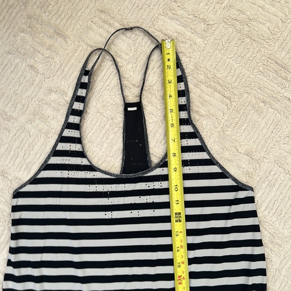 Lululemon Water Bound Singlet Apex Stripe Printed Black Dune tank, Medium 8-10 - Picture 13 of 16